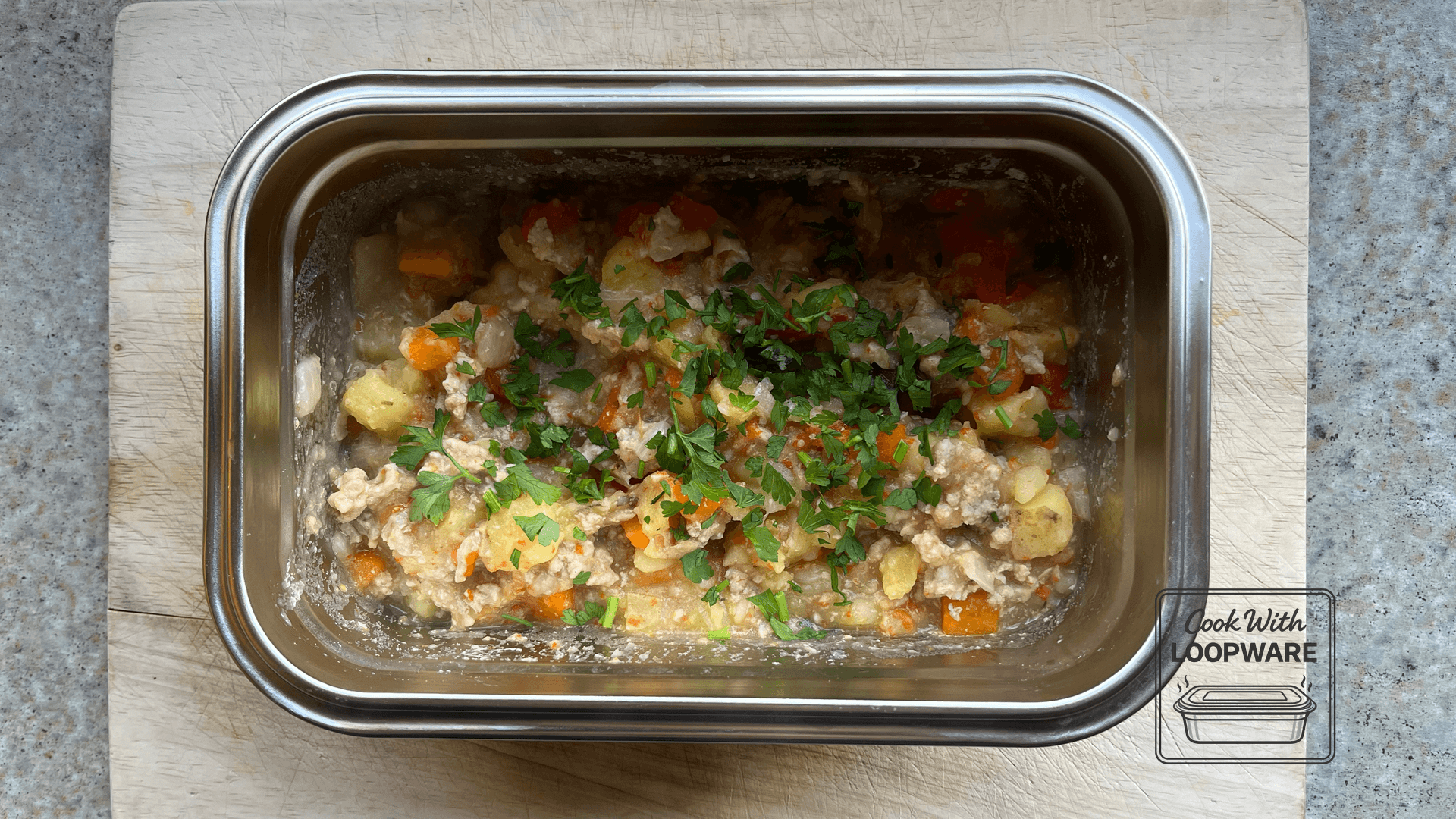 Irish Pork Mince, Carrot & Pepper One-Pot Dinner in a Loopware stainless steel cooking container